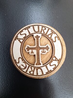 Imán Cruz de Asturias de madera